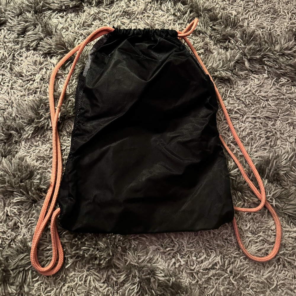 Adidas drawstring bag - Picture 2 of 2